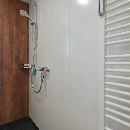 Reiss Apartment